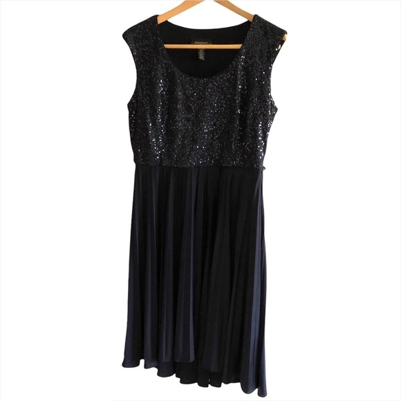 R & M Richards sequined pleated midi dress - Picture 7 of 7